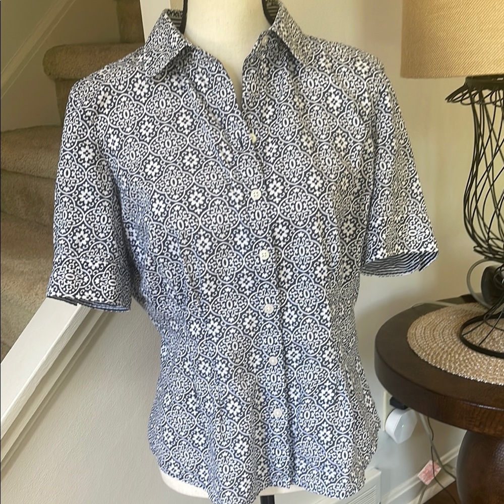 Jones New York Blue and BlueWhite Short Sleeve Casual Cotton Button Down Top Med